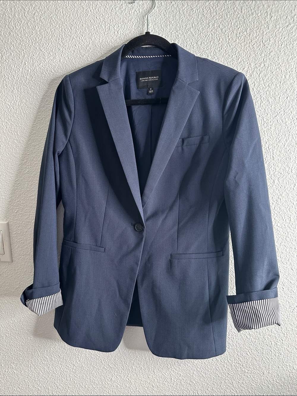 Banana Republic long and lean  Navy Single-Button  wool blazer size 4  office